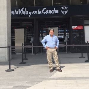 Meet your Posher, Bustos